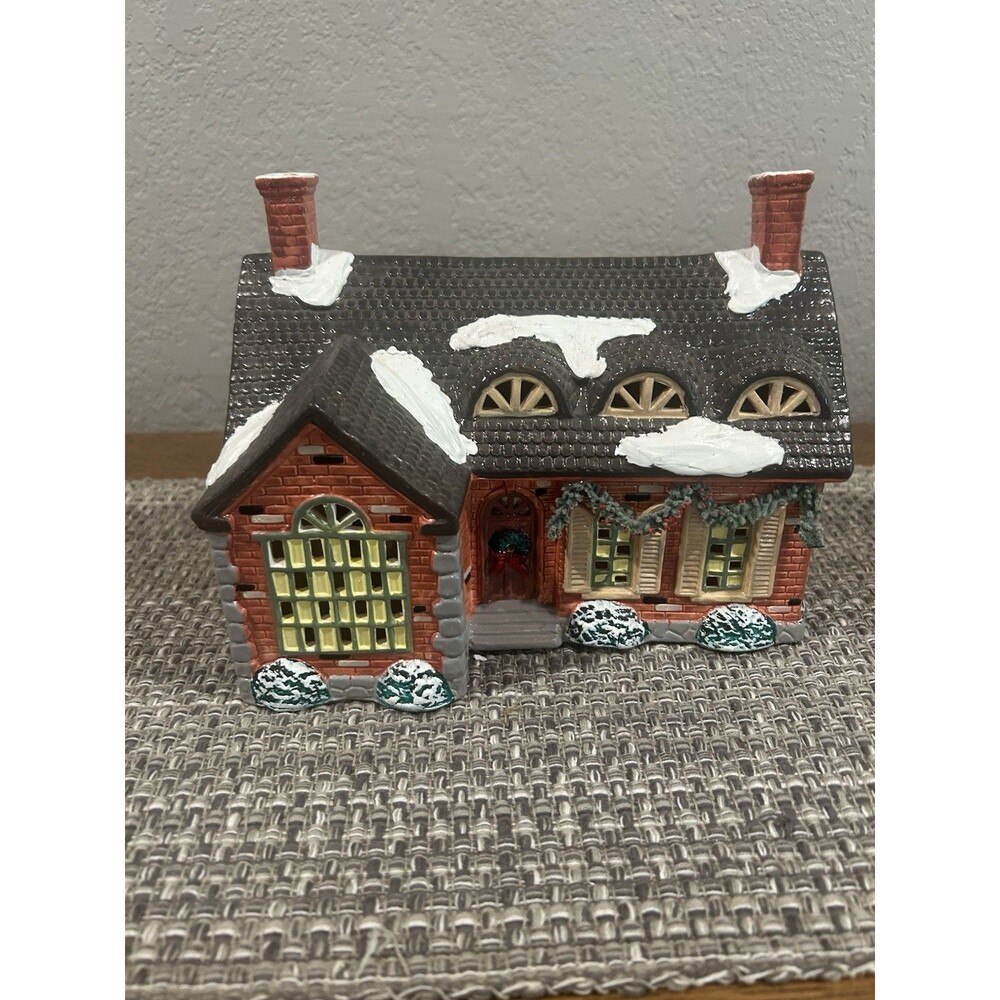 Dept 56 Snow Village Stonehurst House Hand Painted Ceramic Lights Up #5140-3 - Picture 2 of 6